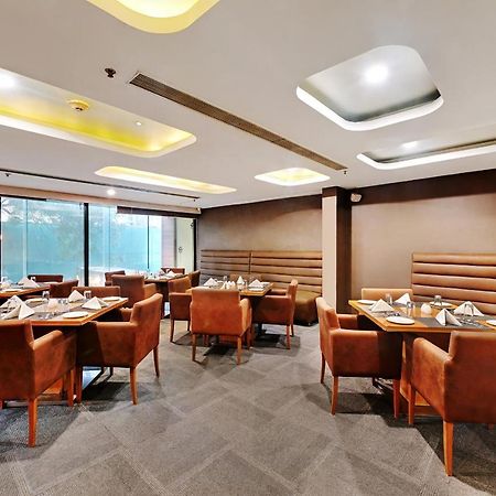 Quality Inn Гургаон Экстерьер фото