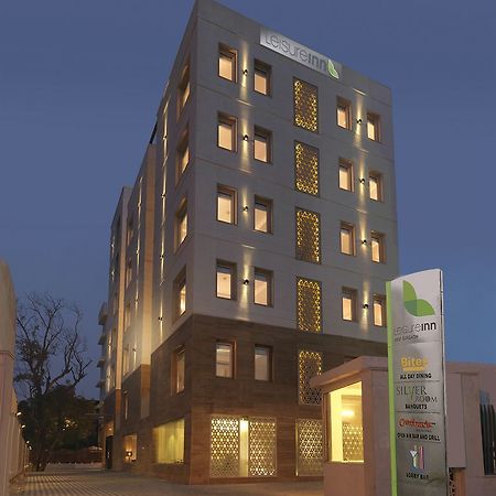 Quality Inn Гургаон Экстерьер фото