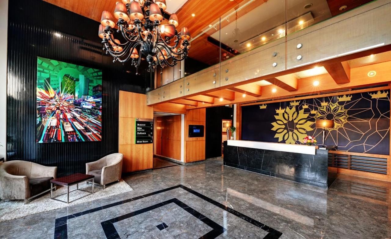 Quality Inn Гургаон Экстерьер фото