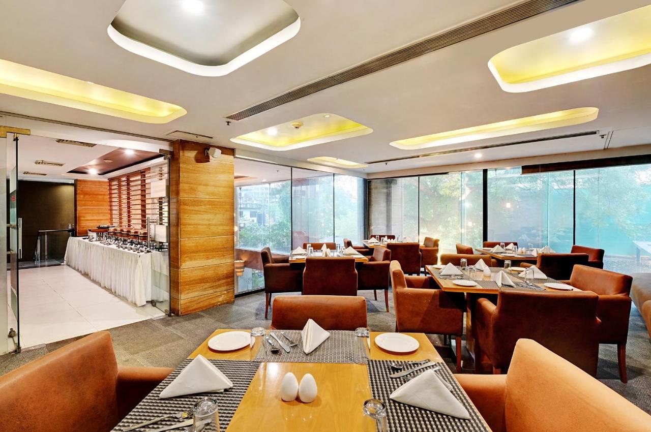Quality Inn Гургаон Экстерьер фото