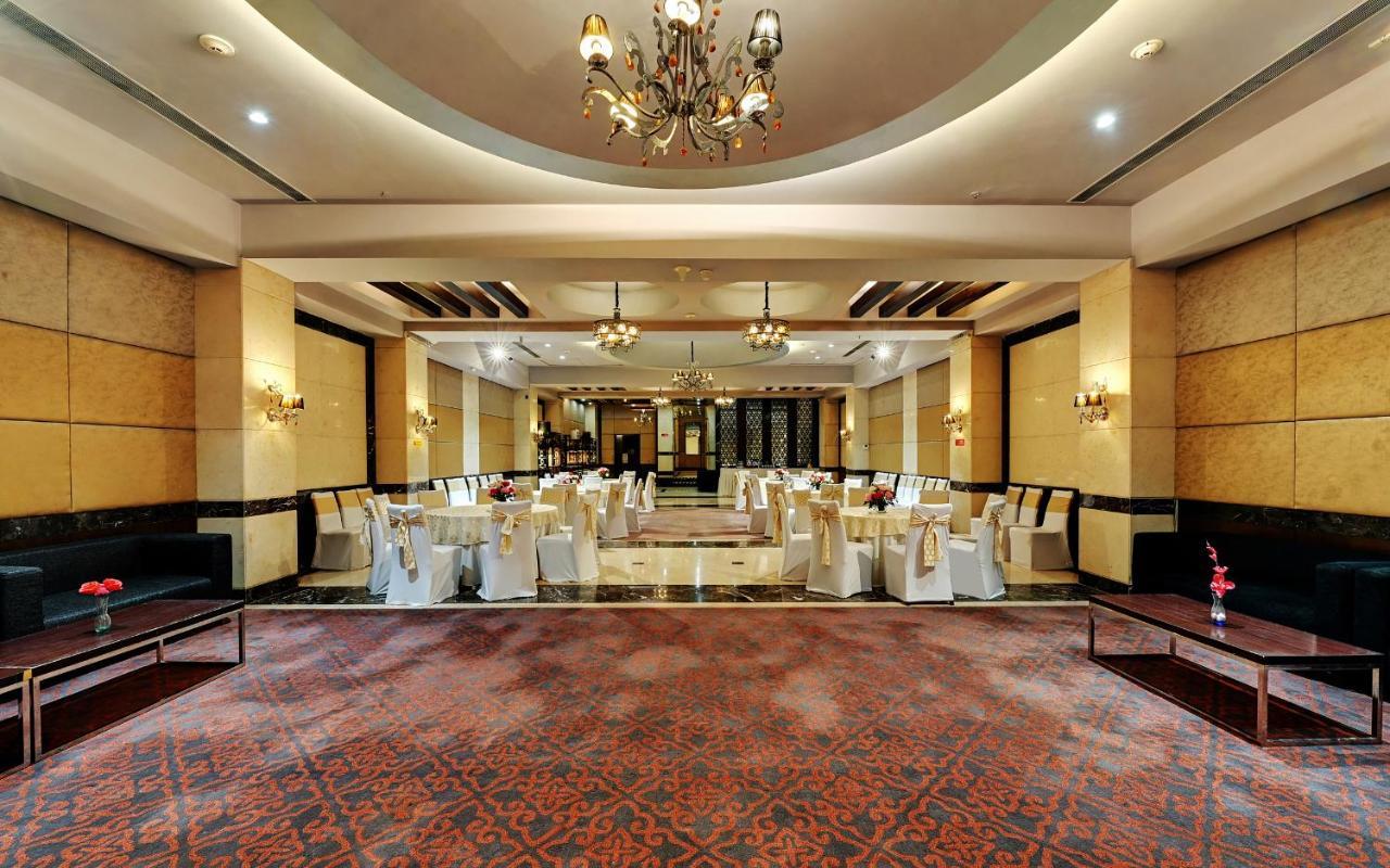 Quality Inn Гургаон Экстерьер фото
