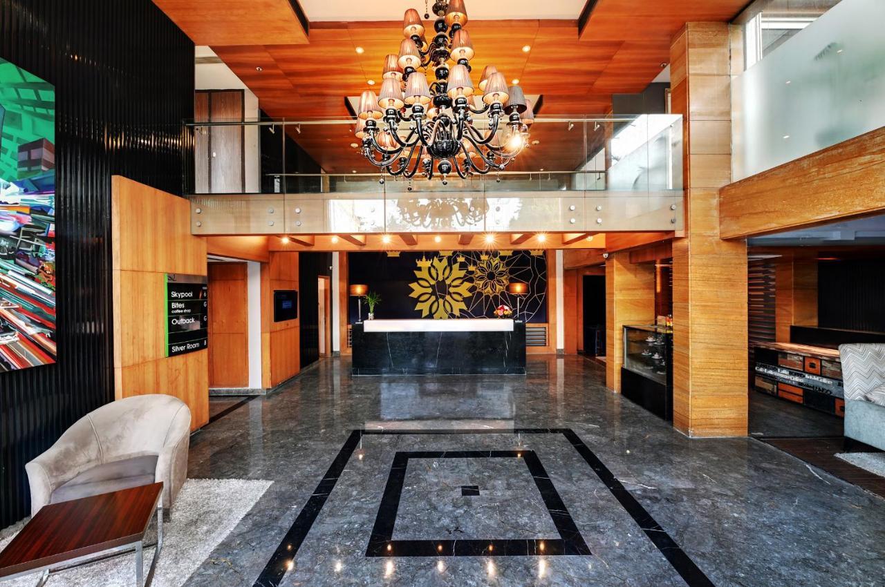 Quality Inn Гургаон Экстерьер фото