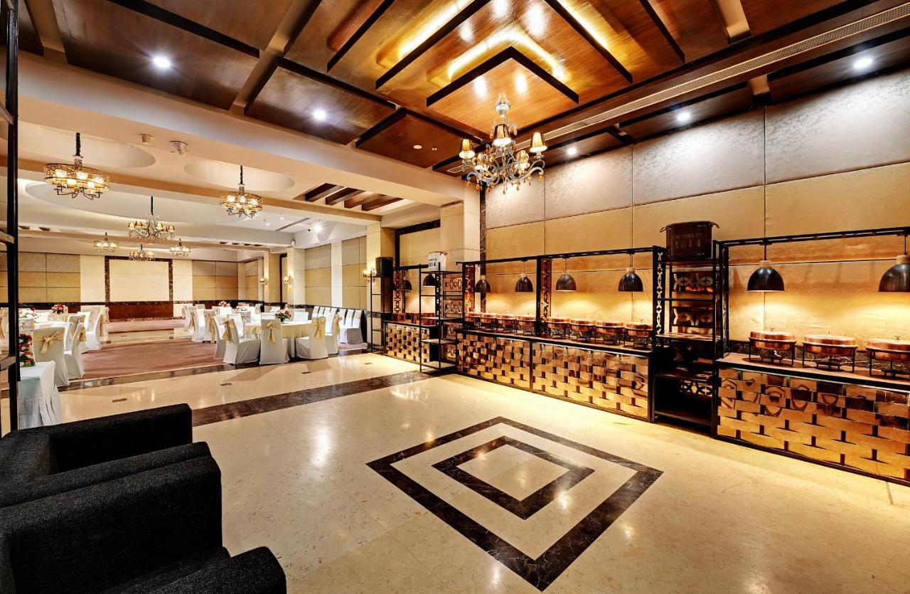 Quality Inn Гургаон Экстерьер фото