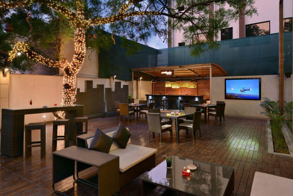 Quality Inn Гургаон Экстерьер фото