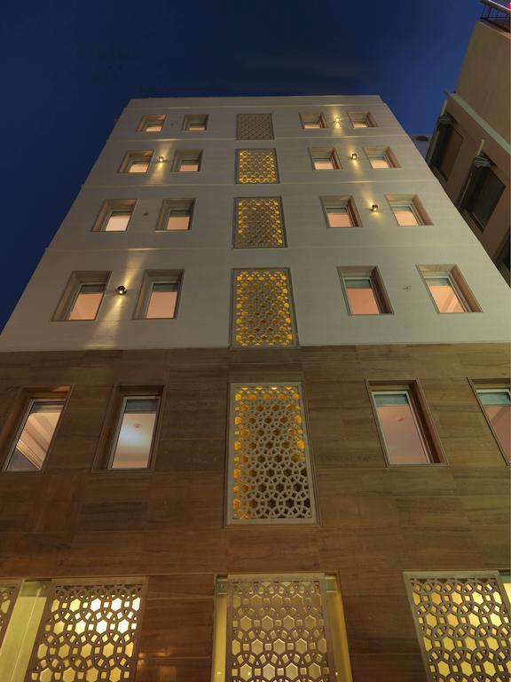 Quality Inn Гургаон Экстерьер фото