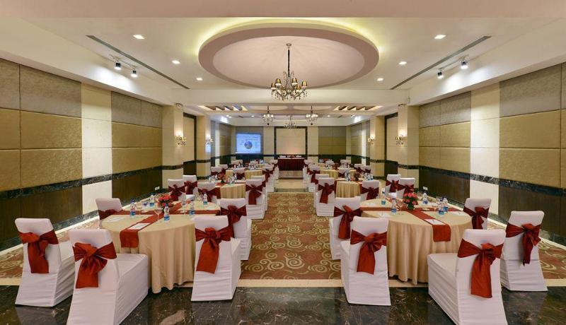 Quality Inn Гургаон Экстерьер фото