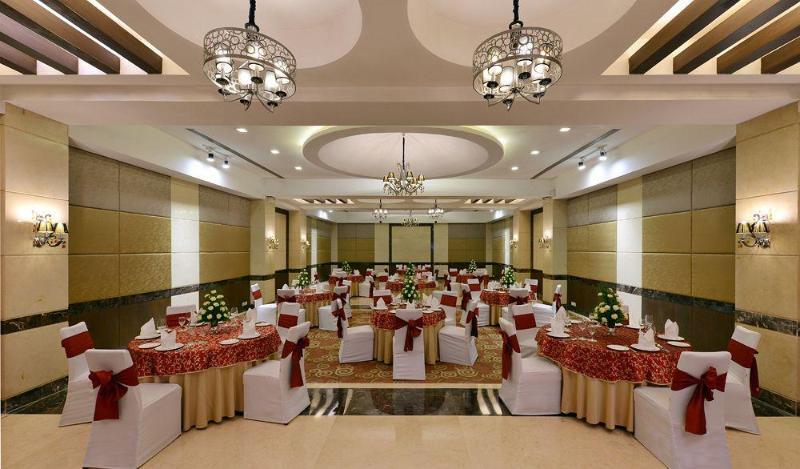 Quality Inn Гургаон Экстерьер фото