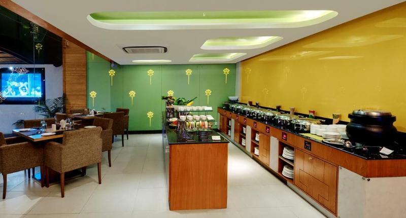 Quality Inn Гургаон Экстерьер фото